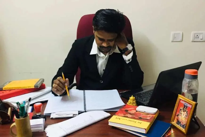 Advocate at Tamil Associates Law Firm in Puzhuthivakkam, Chennai, providing legal consultation and litigation services